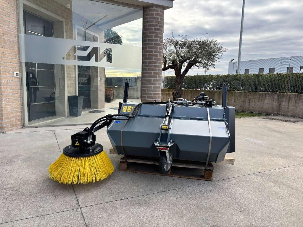 CM CM Crusher CSI 125 con attacco macchina polifunzionale - Brosse pour Mini chargeuse: photos 4 CM CM Crusher CSI 125 con attacco macchina polifunzionale - Brosse pour Mini chargeuse: photos 4