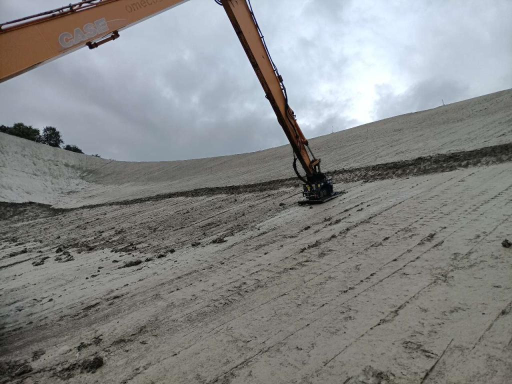CM CM Crusher PV 60.100 - Plaque vibrante: photos 2 CM CM Crusher PV 60.100 - Plaque vibrante: photos 2