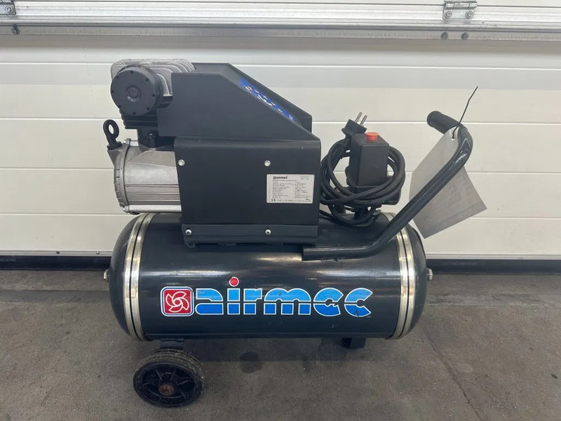 Airmec C25 Oliegesmeerde Zuigercompressor 1.65 PK 190 L / min 8 Bar Overstock - Compresseur d'air: photos 1 Airmec C25 Oliegesmeerde Zuigercompressor 1.65 PK 190 L / min 8 Bar Overstock - Compresseur d'air: photos 1
