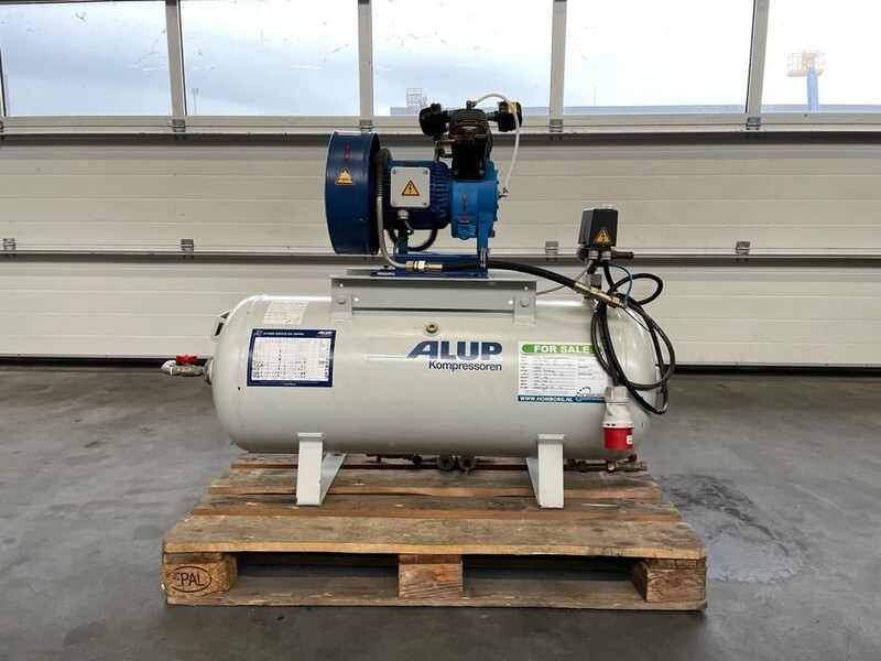 Alup 2.2 kW 240 L / min 10 Bar Elektrische Zuigercompressor op ketel - Compresseur d'air: photos 1 Alup 2.2 kW 240 L / min 10 Bar Elektrische Zuigercompressor op ketel - Compresseur d'air: photos 1