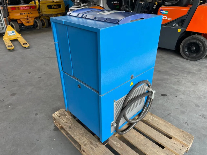 Compair L07 - 7,5A Schroefcompressor 750L/min als nieuw! - Compresseur d'air: photos 5 Compair L07 - 7,5A Schroefcompressor 750L/min als nieuw! - Compresseur d'air: photos 5