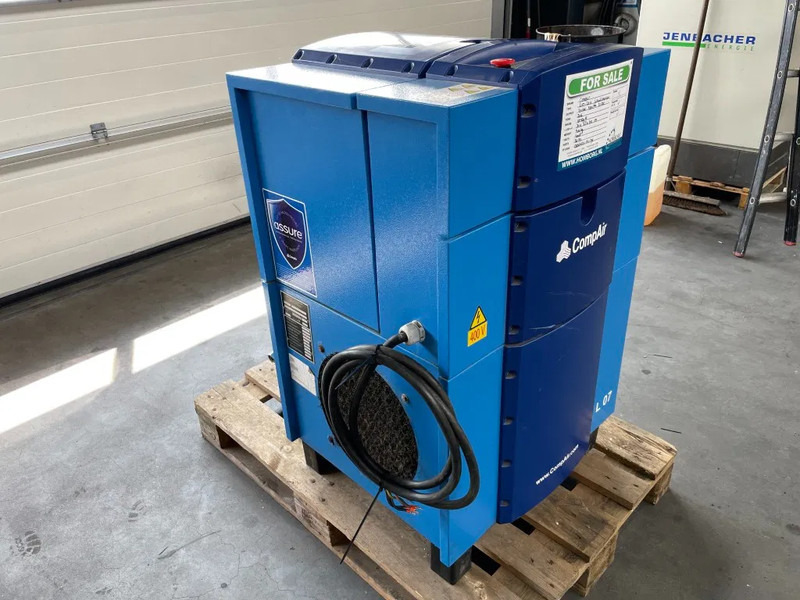Compair L07 - 7,5A Schroefcompressor 750L/min als nieuw! - Compresseur d'air: photos 2 Compair L07 - 7,5A Schroefcompressor 750L/min als nieuw! - Compresseur d'air: photos 2
