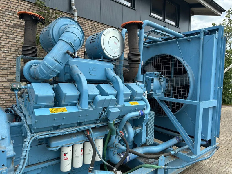 Groupe électrogène Cummins KTA 38 G1 Leroy Somer 800 kVA noodstroom generatorset as New ! 123 hours !: photos 19 Groupe électrogène Cummins KTA 38 G1 Leroy Somer 800 kVA noodstroom generatorset as New ! 123 hours !: photos 19