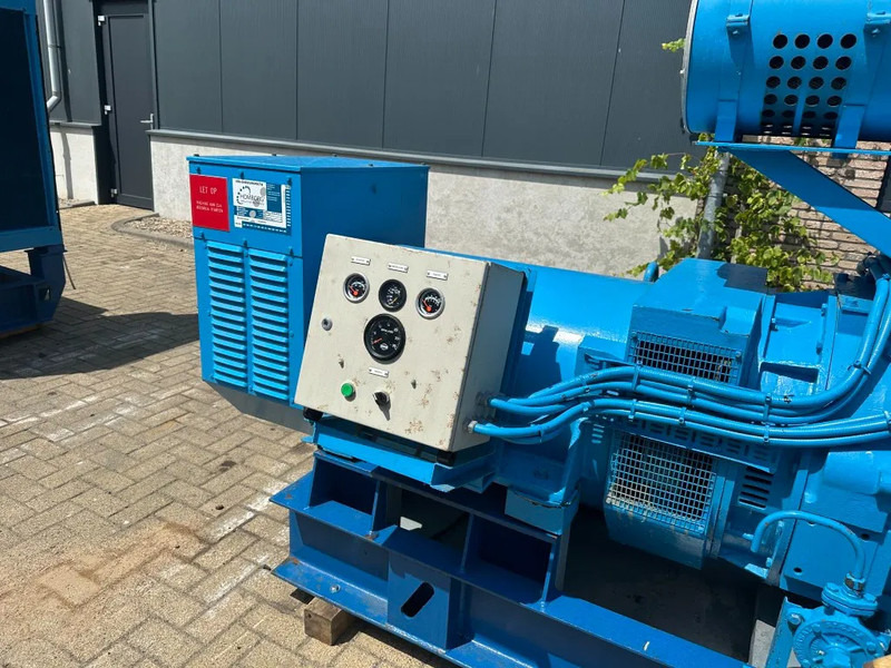 Cummins KTTA 19 G 450 kVA noodstroom generatorset as New ! 196 hours ! - Groupe électrogène: photos 4 Cummins KTTA 19 G 450 kVA noodstroom generatorset as New ! 196 hours ! - Groupe électrogène: photos 4