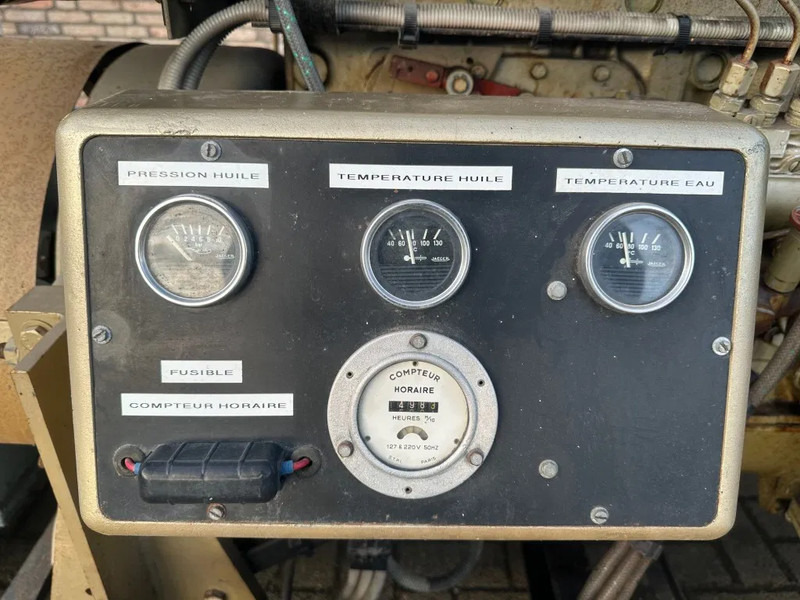 Groupe électrogène DAF DHTD 825 A 80 kVA noodstroom generatorset aggregaat ex Emergency: photos 13 Groupe électrogène DAF DHTD 825 A 80 kVA noodstroom generatorset aggregaat ex Emergency: photos 13