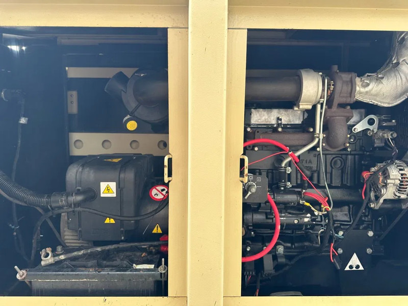 Doosan G40 Mitsubishi Leroy Somer 40 kVA Silent Rental generatorset - Groupe électrogène: photos 3 Doosan G40 Mitsubishi Leroy Somer 40 kVA Silent Rental generatorset - Groupe électrogène: photos 3
