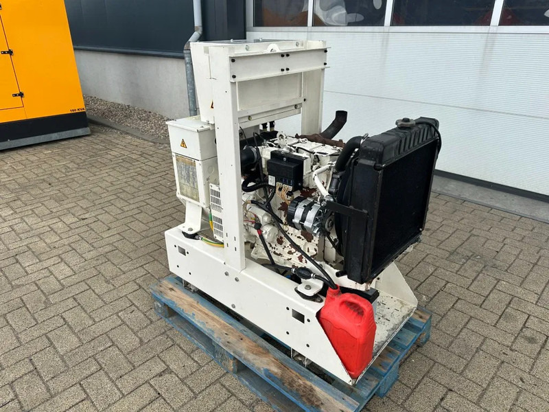 FG Wilson Lister Stamford 11.5 kVA generatorset - Groupe électrogène: photos 2 FG Wilson Lister Stamford 11.5 kVA generatorset - Groupe électrogène: photos 2