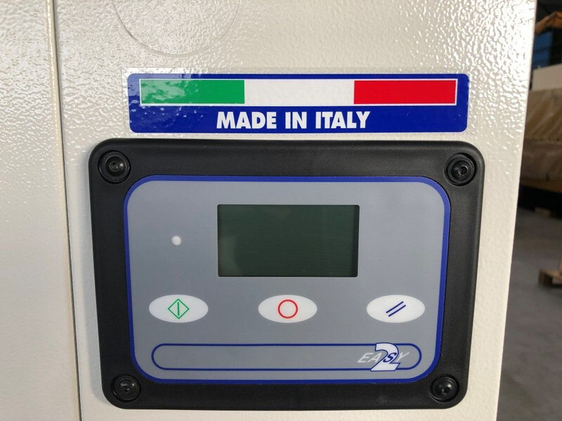 Compresseur d'air neuf Fiac New Silver D 7.5 / 300 Silent 5.5 kW 720 L / min 10 bar Elektrische Schroefcompressor met ketel en droger: photos 8