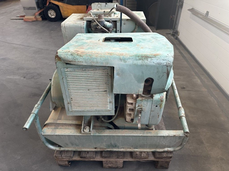 GENERATOR Onan Portaweld 200 Las generator Welding generator 200 Amp Benzine Petrol - Groupe électrogène: photos 1 GENERATOR Onan Portaweld 200 Las generator Welding generator 200 Amp Benzine Petrol - Groupe électrogène: photos 1