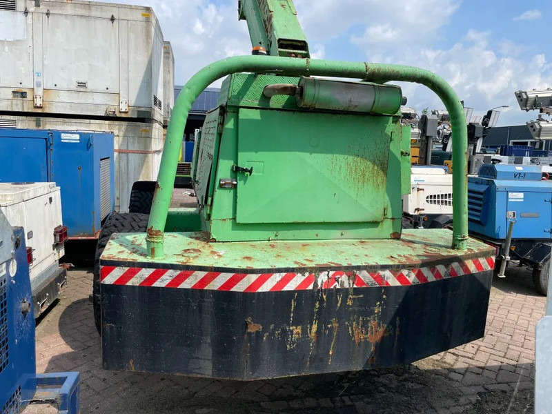 Grove MZ90 Deutz F3L912 Diesel 4 x 4 Telescoophoogwerker 27.6 meter werkhoogte - Nacelle télescopique: photos 4 Grove MZ90 Deutz F3L912 Diesel 4 x 4 Telescoophoogwerker 27.6 meter werkhoogte - Nacelle télescopique: photos 4