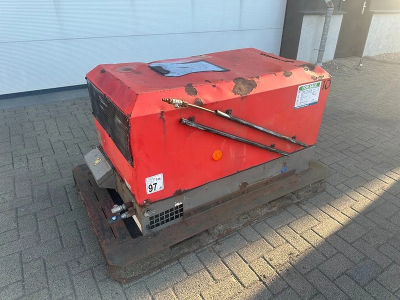 Ingersoll Rand 720 R1051SF Kubota D1005 Diesel Compressor 2000 L / min 17.5 kW 8.6 Bar - Compresseur d'air: photos 2 Ingersoll Rand 720 R1051SF Kubota D1005 Diesel Compressor 2000 L / min 17.5 kW 8.6 Bar - Compresseur d'air: photos 2