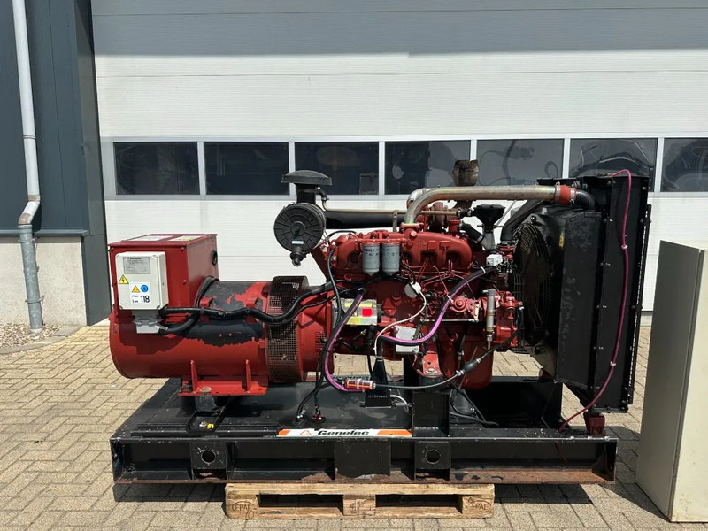 Iveco 8061 Marelli 150 kVA noodstroom generatorset ATS automatische netovername - Groupe électrogène: photos 5 Iveco 8061 Marelli 150 kVA noodstroom generatorset ATS automatische netovername - Groupe électrogène: photos 5