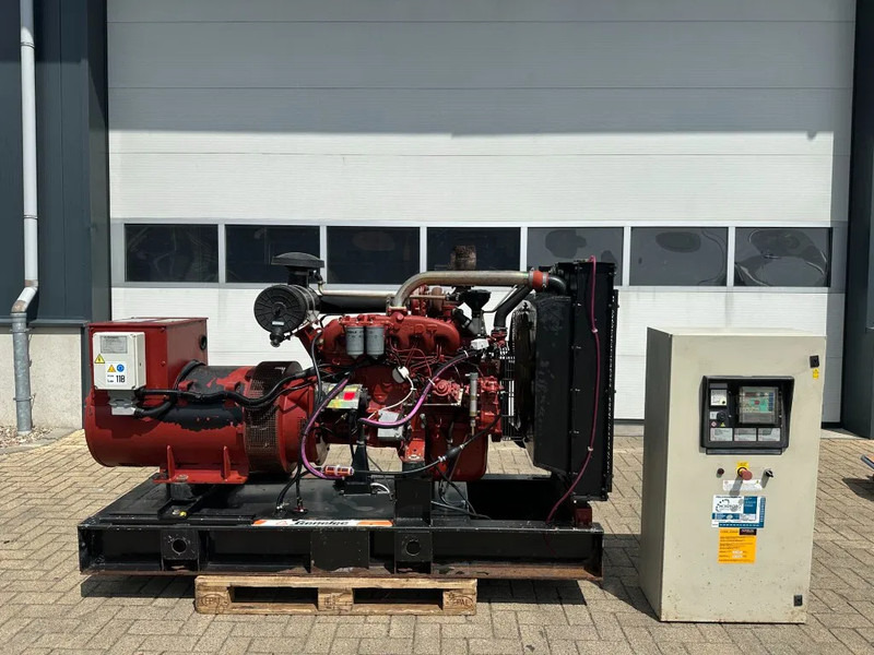 Iveco 8061 Marelli 150 kVA noodstroom generatorset ATS automatische netovername - Groupe électrogène: photos 1 Iveco 8061 Marelli 150 kVA noodstroom generatorset ATS automatische netovername - Groupe électrogène: photos 1