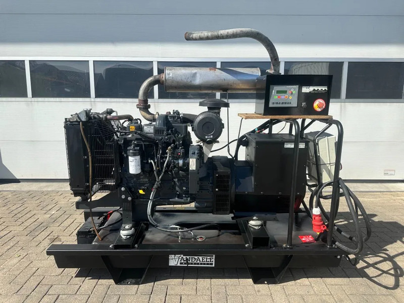 Iveco FPT NEF45 SM1A.A007 Himoinsa Stamford 66 kVA generatorset - Groupe électrogène: photos 1 Iveco FPT NEF45 SM1A.A007 Himoinsa Stamford 66 kVA generatorset - Groupe électrogène: photos 1