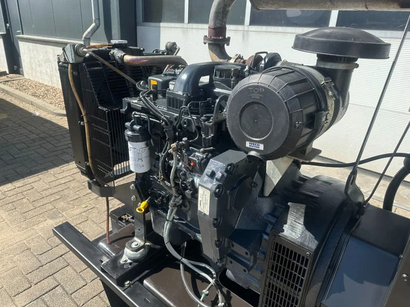 Iveco FPT NEF45 SM1A.A007 Himoinsa Stamford 66 kVA generatorset - Groupe électrogène: photos 3 Iveco FPT NEF45 SM1A.A007 Himoinsa Stamford 66 kVA generatorset - Groupe électrogène: photos 3
