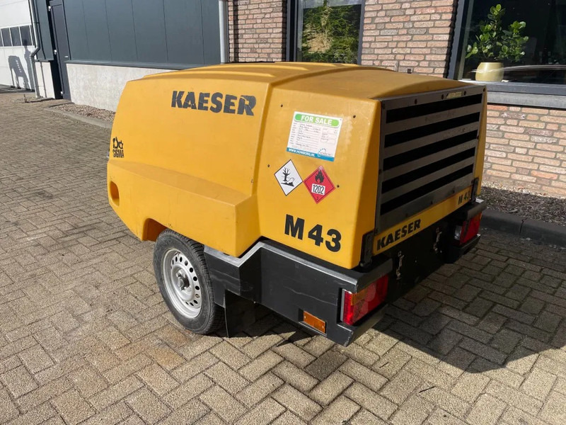 Kaeser M43 Kubota 4,2 m3 / min 7 Bar 30kW mobiele Compressor - Compresseur d'air: photos 3 Kaeser M43 Kubota 4,2 m3 / min 7 Bar 30kW mobiele Compressor - Compresseur d'air: photos 3