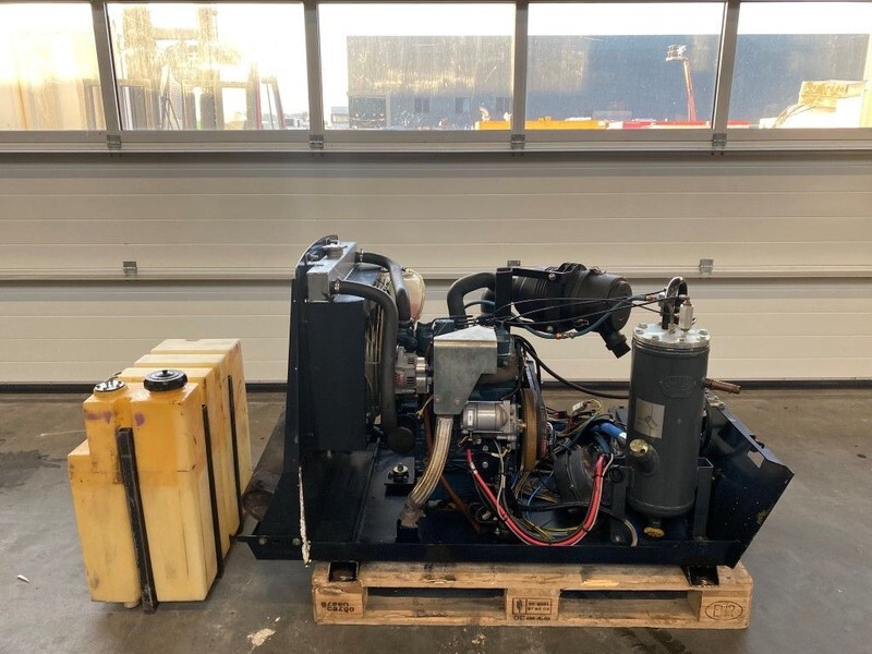 Kubota D1105 Sullair 15.5 kW 7 bar diesel schroefcompressor - Compresseur d'air: photos 1 Kubota D1105 Sullair 15.5 kW 7 bar diesel schroefcompressor - Compresseur d'air: photos 1