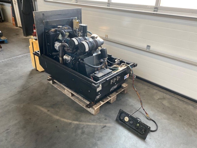 Kubota Sullair 15.5 kW 7 bar 2000 L / min Diesel Schroefcompressor - Compresseur d'air: photos 2 Kubota Sullair 15.5 kW 7 bar 2000 L / min Diesel Schroefcompressor - Compresseur d'air: photos 2