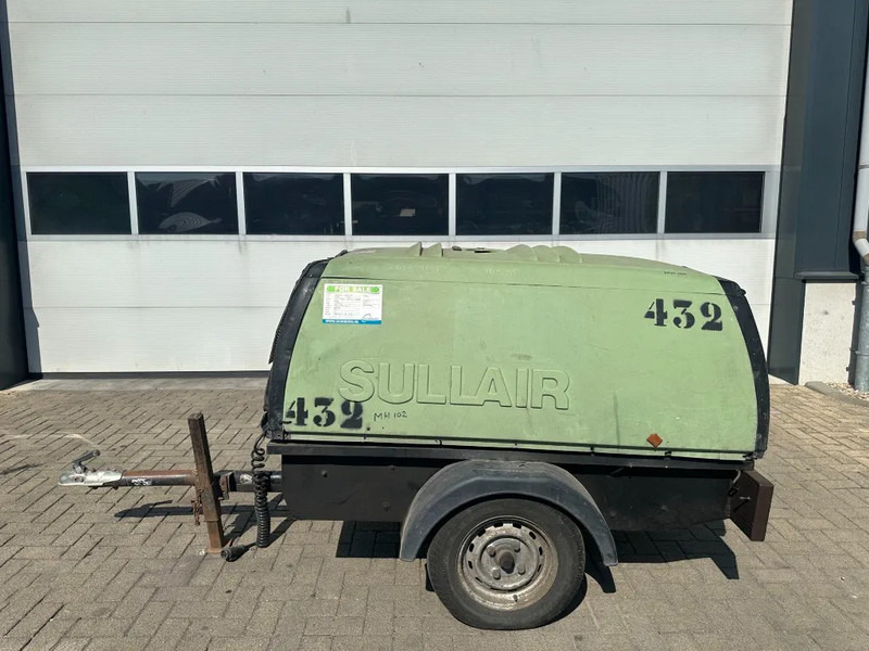 Kubota V2203 Sullair K65 Mobiele Diesel Compressor 3.7 m3 / min 30 kW 7 Bar - Compresseur d'air: photos 1 Kubota V2203 Sullair K65 Mobiele Diesel Compressor 3.7 m3 / min 30 kW 7 Bar - Compresseur d'air: photos 1