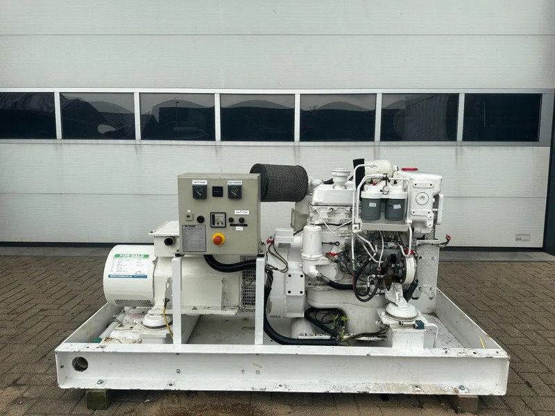 Mercedes-Benz OM 364 MTU 50 kVA Marine Scheepsvaart generatorset - Groupe électrogène: photos 1 Mercedes-Benz OM 364 MTU 50 kVA Marine Scheepsvaart generatorset - Groupe électrogène: photos 1