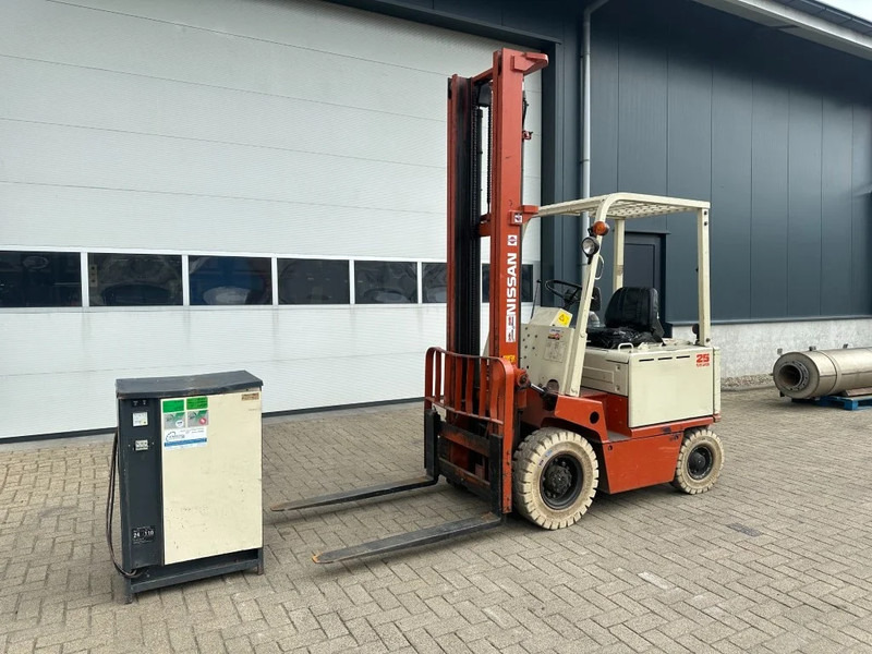 Nissan 2.5 ton Duplex Elektra Heftruck 5 meter hefhoogte - Chariot élévateur électrique: photos 2 Nissan 2.5 ton Duplex Elektra Heftruck 5 meter hefhoogte - Chariot élévateur électrique: photos 2