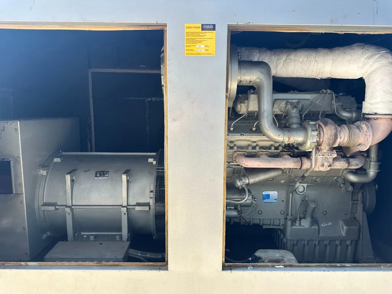 Perkins 3012 TWG2 Leroy Somer 630 kVA noodstroom generatorset 676 hours ! - Groupe électrogène: photos 3 Perkins 3012 TWG2 Leroy Somer 630 kVA noodstroom generatorset 676 hours ! - Groupe électrogène: photos 3