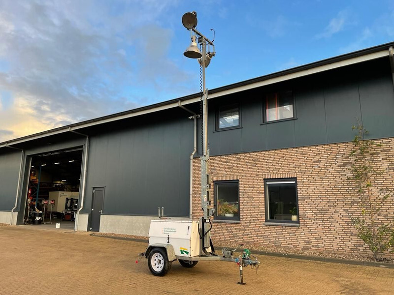 Perkins Mecc Alte Spa 5 kVA Mobiele Lichtmast Aggregaat Light Tower - Mat d'éclairage: photos 5 Perkins Mecc Alte Spa 5 kVA Mobiele Lichtmast Aggregaat Light Tower - Mat d'éclairage: photos 5