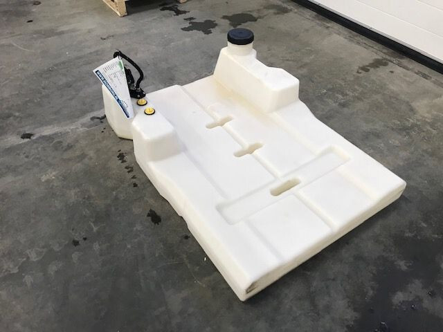 Pramac GSW 10 dieseltank 70 Liter fuel tank - Réservoir de carburant pour Engins de chantier: photos 2 Pramac GSW 10 dieseltank 70 Liter fuel tank - Réservoir de carburant pour Engins de chantier: photos 2