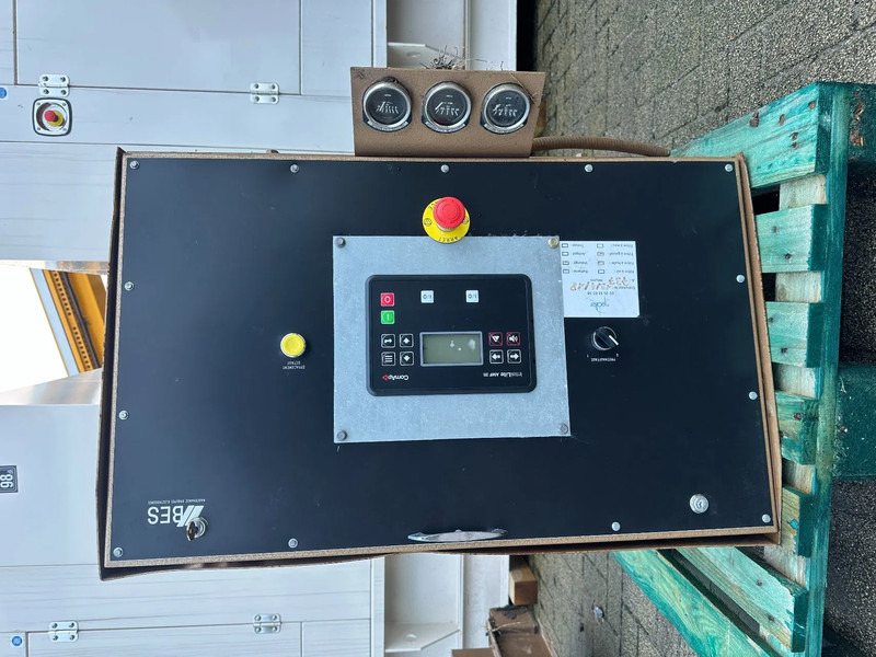 Groupe électrogène Renault Berliet Leroy Somer 250 kVA noodstroom aggregaat generatorset 148 hours: photos 8