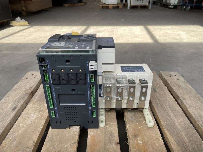 Socomec Automatische Netovername 125 Ampere ATS - Groupe électrogène: photos 5 Socomec Automatische Netovername 125 Ampere ATS - Groupe électrogène: photos 5