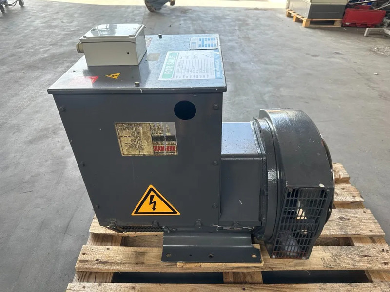 Stamford UC.I224F2 Generatordeel 65 kVA Alternator as New ! - Groupe électrogène: photos 1 Stamford UC.I224F2 Generatordeel 65 kVA Alternator as New ! - Groupe électrogène: photos 1