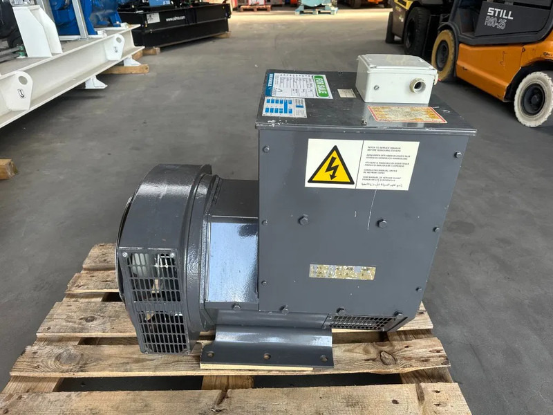 Stamford UC.I224F2 Generatordeel 65 kVA Alternator as New ! - Groupe électrogène: photos 2 Stamford UC.I224F2 Generatordeel 65 kVA Alternator as New ! - Groupe électrogène: photos 2