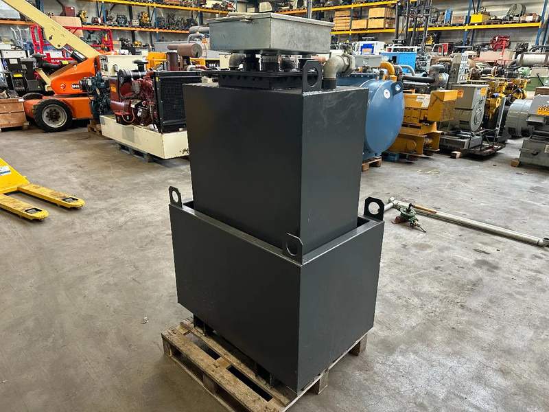 Dieseltank Van Der Ziel 300 liter Kiwa Dieseltank Milieutank 2015 - Cuve de stockage: photos 4 Dieseltank Van Der Ziel 300 liter Kiwa Dieseltank Milieutank 2015 - Cuve de stockage: photos 4