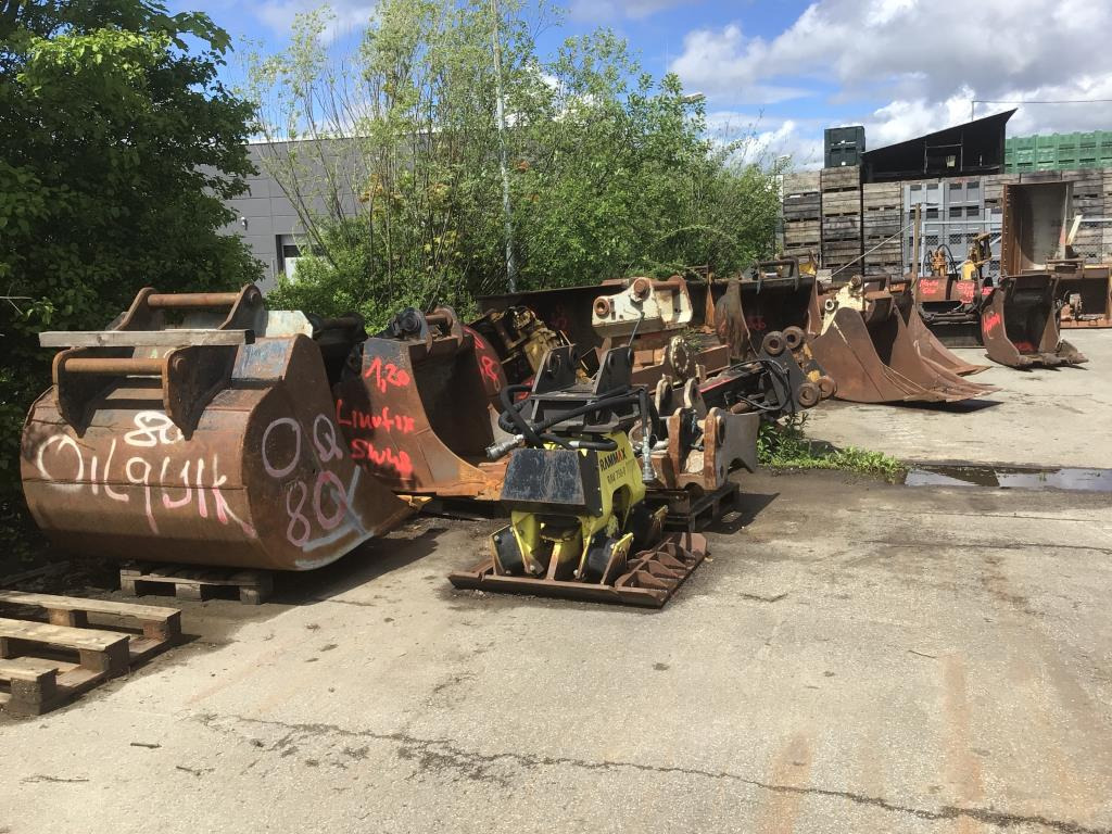 Diverse Löffel Schwenklöffel Greifer Tieflöffel - Godet pour pelle: photos 3 Diverse Löffel Schwenklöffel Greifer Tieflöffel - Godet pour pelle: photos 3