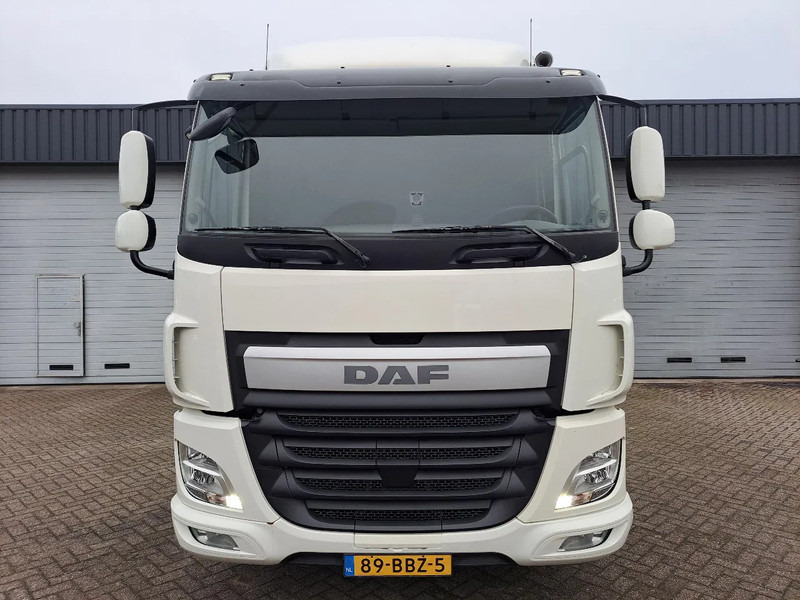 DAF CF NL TREKKER, MANUEL GEAR, LOW KM - Tracteur routier: photos 2 DAF CF NL TREKKER, MANUEL GEAR, LOW KM - Tracteur routier: photos 2