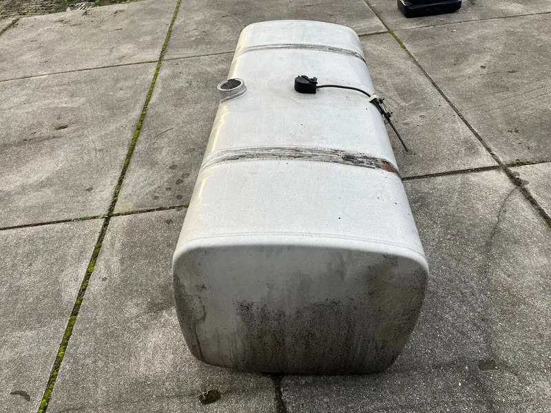 DAF Brandstoftank Diesel 620L L:167 B:67 H:62 - Réservoir de carburant: photos 4 DAF Brandstoftank Diesel 620L L:167 B:67 H:62 - Réservoir de carburant: photos 4