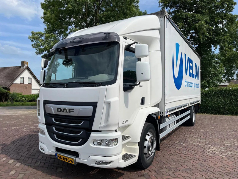 DAF CF 320 FA - Camion fourgon: photos 2 DAF CF 320 FA - Camion fourgon: photos 2