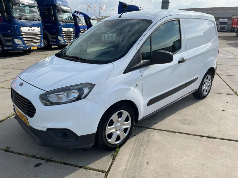 Ford Transit Courier 1.5 EURO 6 - Fourgonnette: photos 3 Ford Transit Courier 1.5 EURO 6 - Fourgonnette: photos 3