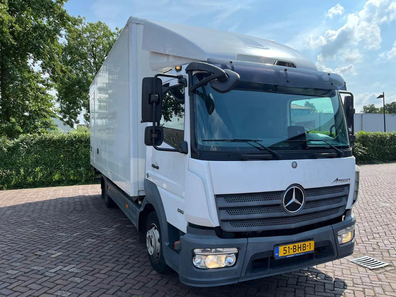Mercedes-Benz Atego 916 - Camion fourgon: photos 2 Mercedes-Benz Atego 916 - Camion fourgon: photos 2