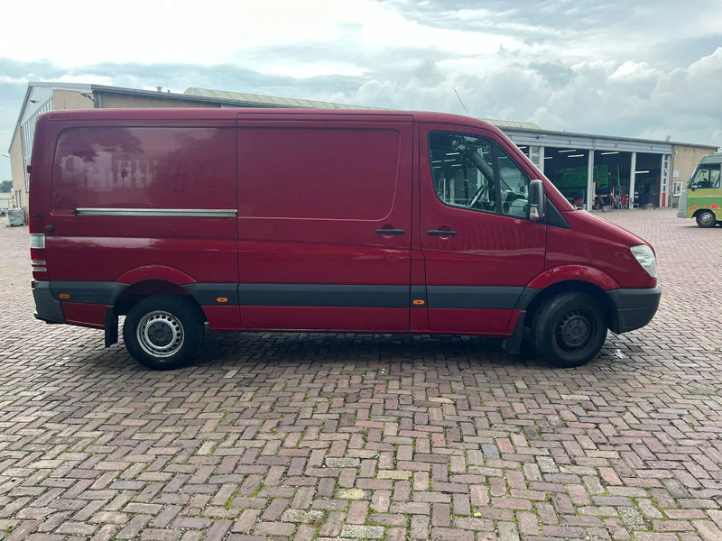 Mercedes-Benz Sprinter 313 CDI L2H1 - Fourgon utilitaire: photos 4 Mercedes-Benz Sprinter 313 CDI L2H1 - Fourgon utilitaire: photos 4