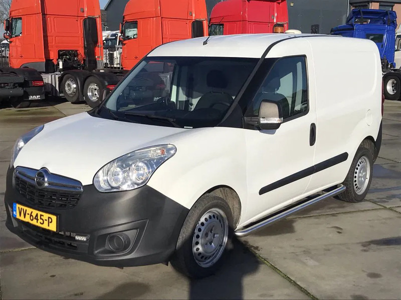 Opel Combo 1.6 CDTI - Fourgon utilitaire: photos 1 Opel Combo 1.6 CDTI - Fourgon utilitaire: photos 1