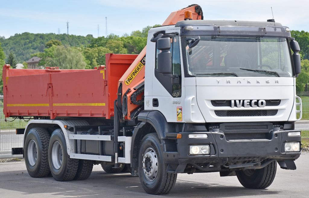 Iveco TRAKKER 360 * Kipper 5,60m* KRAN /FUNK * 6x4 - Camion grue, Camion benne: photos 3 Iveco TRAKKER 360 * Kipper 5,60m* KRAN /FUNK * 6x4 - Camion grue, Camion benne: photos 3