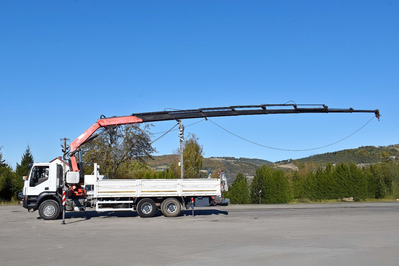 Iveco TRAKKER 410* FASSI F330D.28 + FUNK/ 6x4 - Camion grue: photos 4 Iveco TRAKKER 410* FASSI F330D.28 + FUNK/ 6x4 - Camion grue: photos 4
