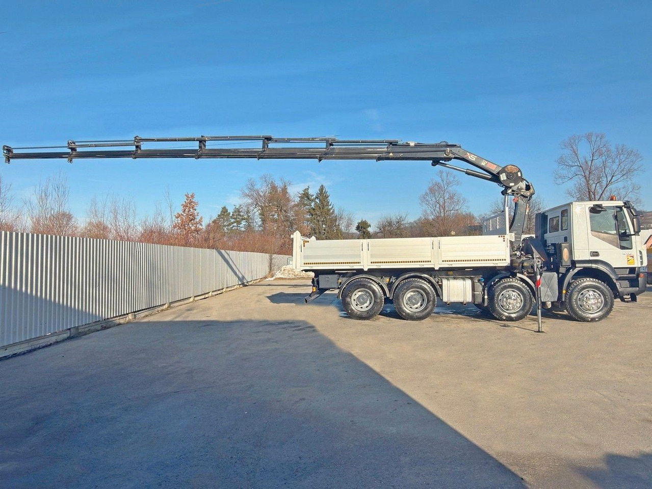 Iveco TRAKKER * HIAB 211 E - 6 HIDUO+ FUNK / 8x4 *TOP - Camion grue: photos 5 Iveco TRAKKER * HIAB 211 E - 6 HIDUO+ FUNK / 8x4 *TOP - Camion grue: photos 5