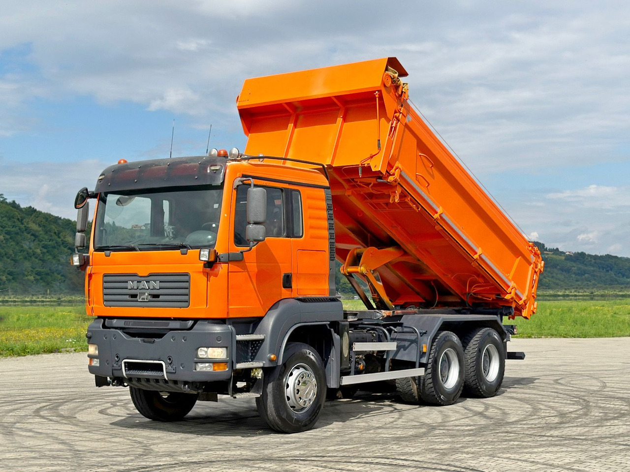 MAN TGA 33.440 * KIPPER 5,10 m + BORDMATIC / 6x4*TOP - Camion benne, Camion grue: photos 2 MAN TGA 33.440 * KIPPER 5,10 m + BORDMATIC / 6x4*TOP - Camion benne, Camion grue: photos 2