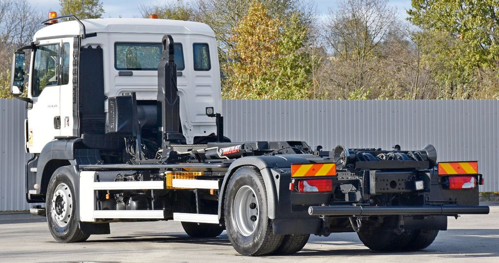 MAN TGS 18.320 Abrollkipper * Top Zustand! MAN TGS 18.320 Abrollkipper * Top Zustand! - Camion ampliroll: photos 4 MAN TGS 18.320 Abrollkipper * Top Zustand! MAN TGS 18.320 Abrollkipper * Top Zustand! - Camion ampliroll: photos 4