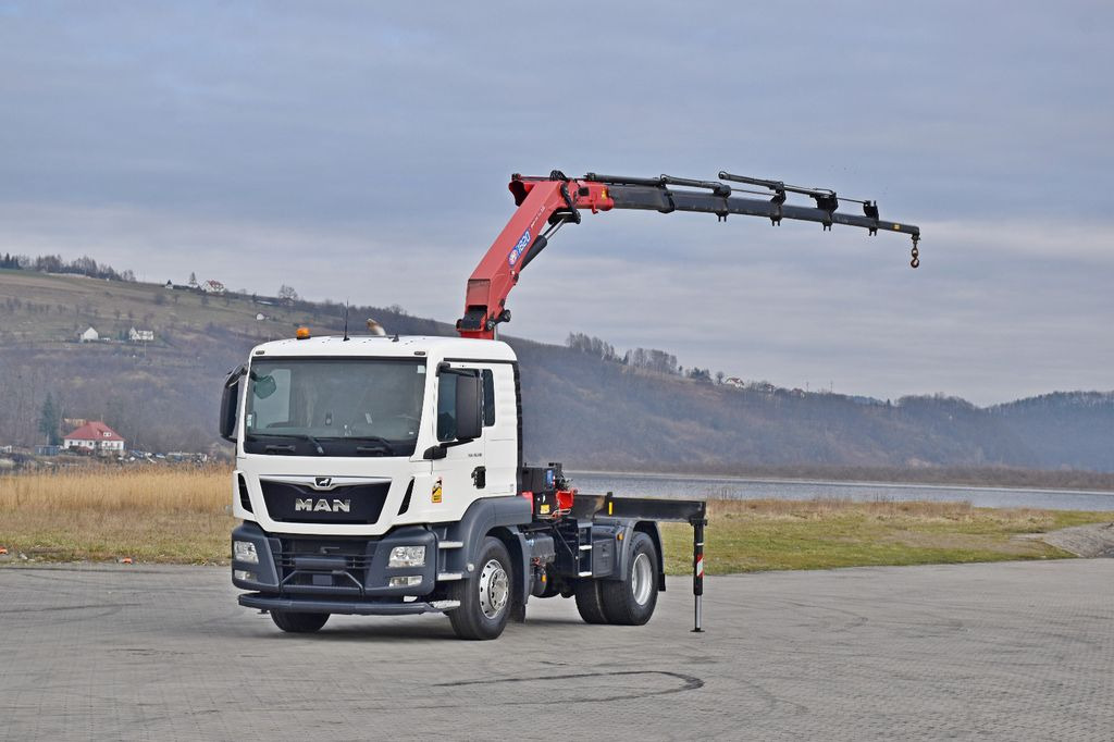 MAN TGS 18.500 Sattelzugmaschine + KRAN /FUNK - Camion grue: photos 2 MAN TGS 18.500 Sattelzugmaschine + KRAN /FUNK - Camion grue: photos 2