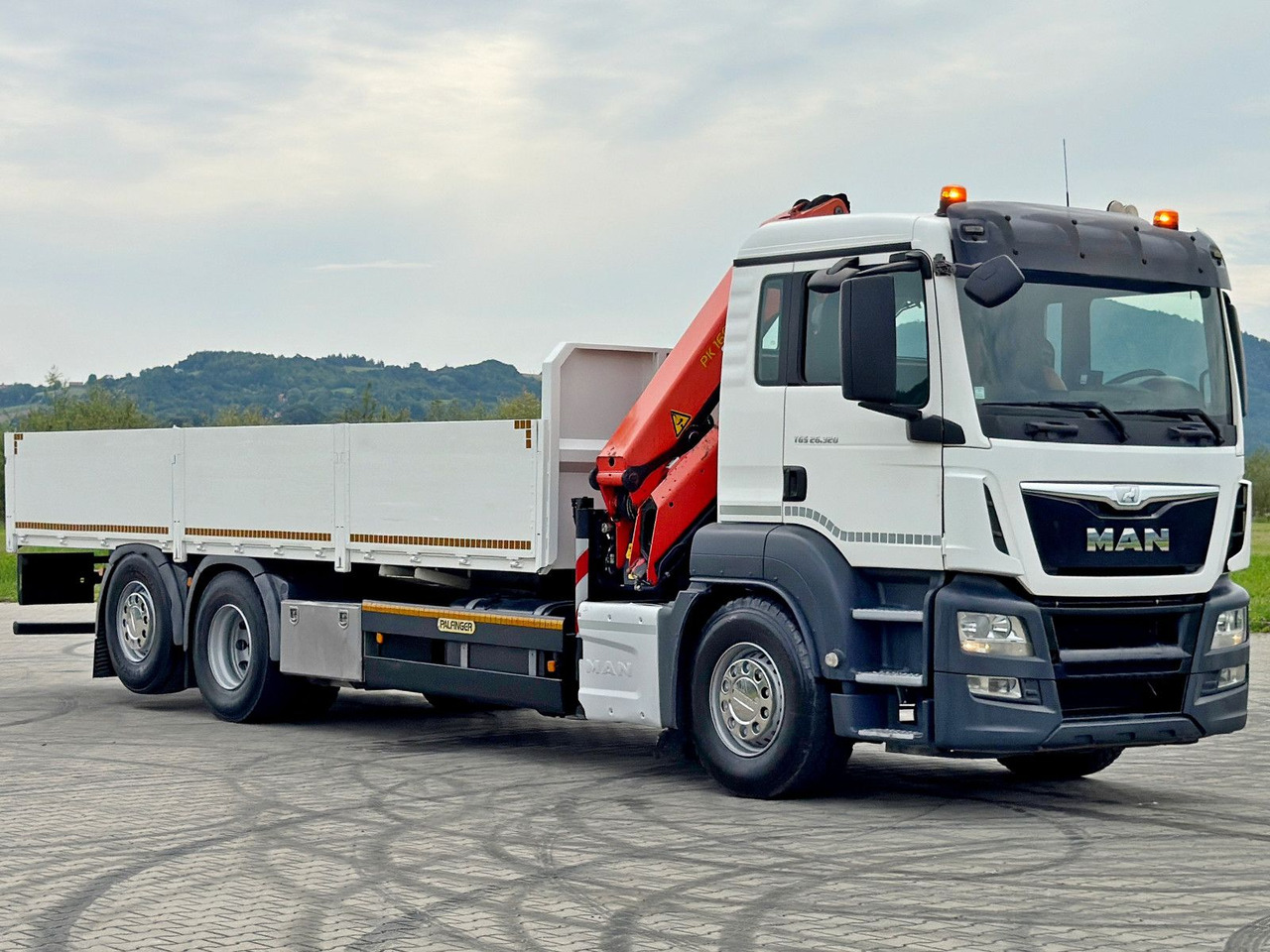 MAN TGS 26.320*PRITSCHE 7,20 / PK 16001-KA + FUNK - Camion grue: photos 3 MAN TGS 26.320*PRITSCHE 7,20 / PK 16001-KA + FUNK - Camion grue: photos 3