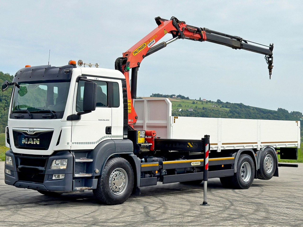 MAN TGS 26.320*PRITSCHE 7,20 / PK 16001-KA + FUNK - Camion grue: photos 2 MAN TGS 26.320*PRITSCHE 7,20 / PK 16001-KA + FUNK - Camion grue: photos 2