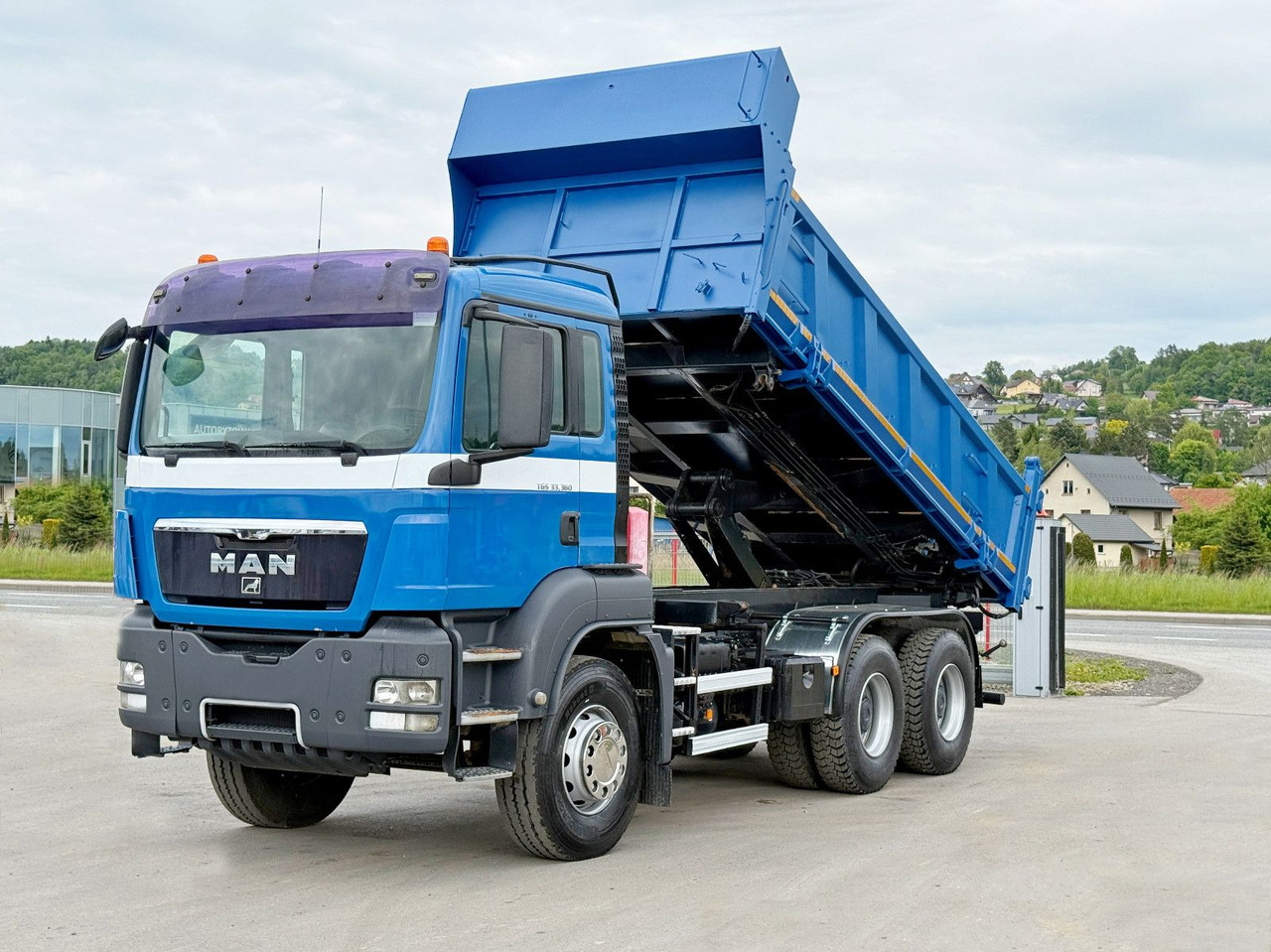 MAN TGS 33.360 * KIPPER 5,10 m + BORDMATIC /6x4* TOP - Camion benne, Camion grue: photos 1 MAN TGS 33.360 * KIPPER 5,10 m + BORDMATIC /6x4* TOP - Camion benne, Camion grue: photos 1